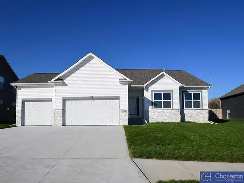 12956 S 55th St, Papillion, NE 68133
