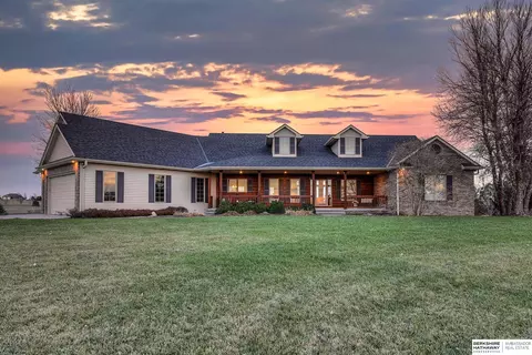 19201 S 204 St, Gretna, NE 68028