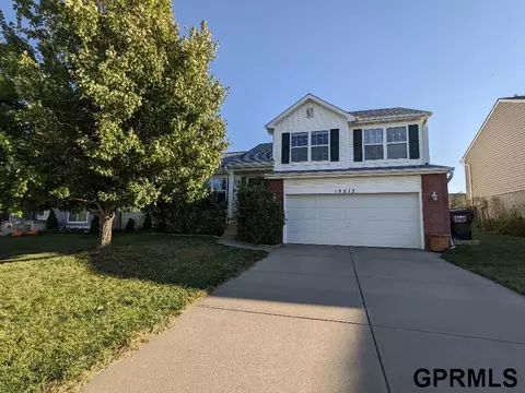 19513 W St, Omaha, NE 68135