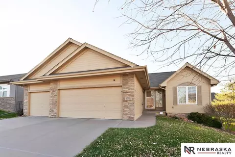 2508 N 166th St, Omaha, NE 68116