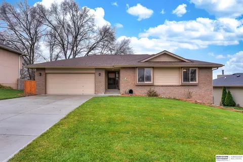20109 Wirt St, Omaha, NE 68022