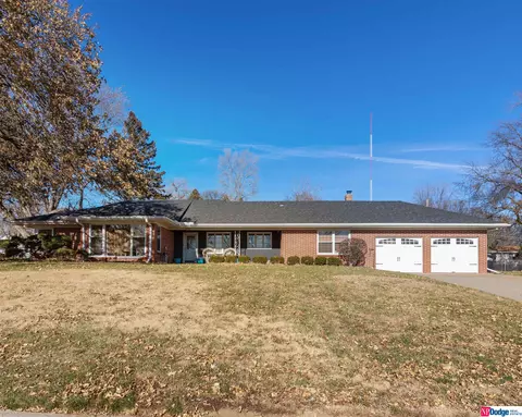 5448 Laurel Ave, Omaha, NE 68104