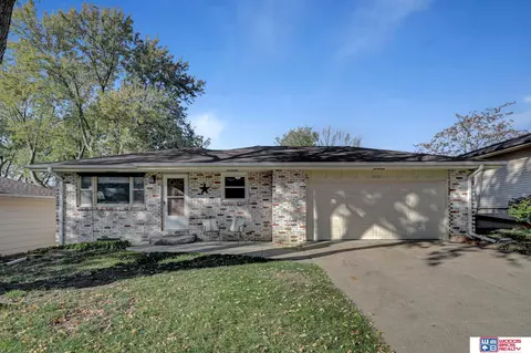 4721 S 57th St, Lincoln, NE 68516