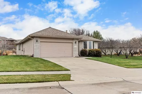 13458 Meredith Ave, Omaha, NE 68164