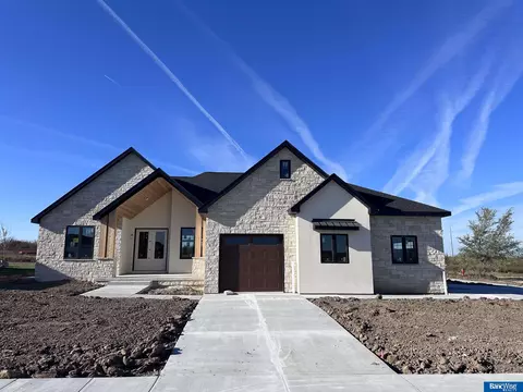 9601 Toma Rd, Lincoln, NE 68526
