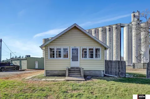 343 Elm St, Greenwood, NE 68366