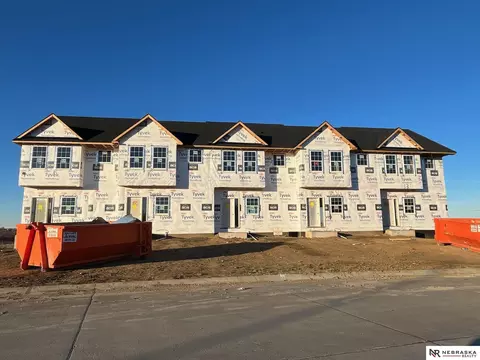 4639 Leawood Ct, Papillion, NE 68133