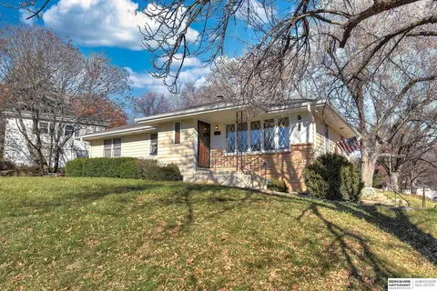 3293 S 77 Ave, Omaha, NE 68124