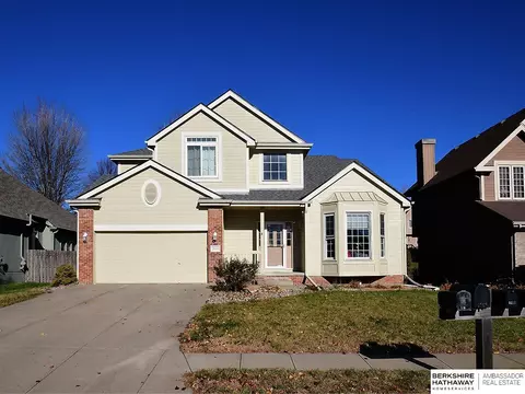 2604 Morrie Dr, Bellevue, NE 68123