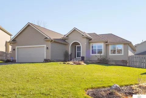 19313 K Cir, Omaha, NE 68135