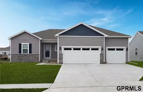 6310 Clear Creek St, Papillion, NE 68157