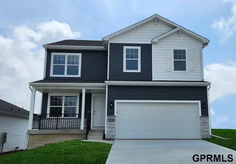 20568 Emiline St, Omaha, NE 68136