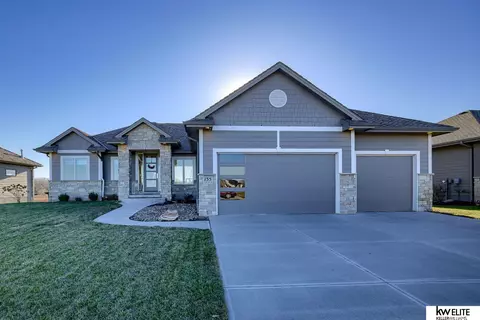 135 S 243rd St, Waterloo, NE 68069