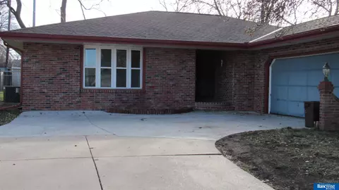 7121 Walker Ave, Lincoln, NE 68507