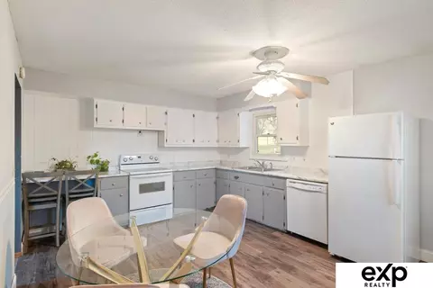 2012 Lloyd St, Bellevue, NE 68005