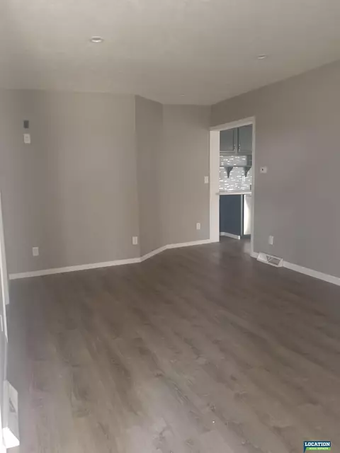 302 Jefferson St, Pickrell, NE 68422 photo 2