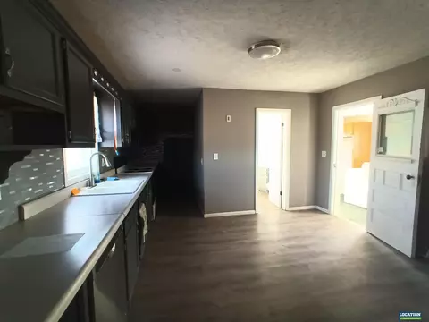 302 Jefferson St, Pickrell, NE 68422 photo 3