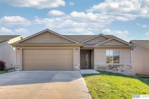 2705 N 202 Ave, Elkhorn, NE 68022