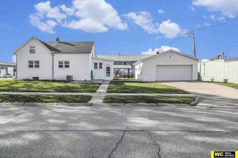 1102 Lincoln St, Blair, NE 68008