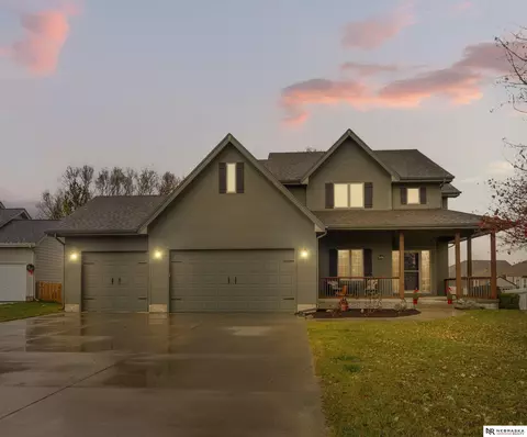 20914 Mcclellan Cir, Gretna, NE 68028