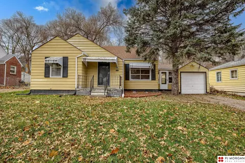 3340 Martin Ave, Omaha, NE 68112