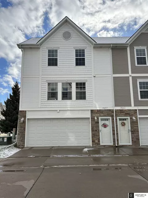 14657 Sprague Plz, Omaha, NE 68116