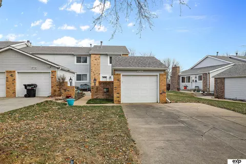 8732 Granville Pkwy, La Vista, NE 68128