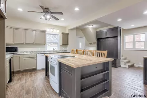 5624 Florence Blvd, Omaha, NE 68110