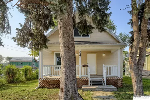 2855 Bristol St, Omaha, NE 68111