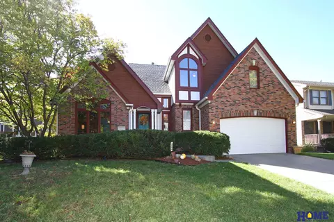 4911 Larkwood Rd, Lincoln, NE 68516