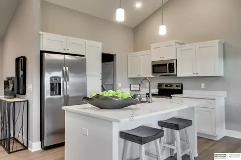 20175 Miami Cir, Elkhorn, NE 68022