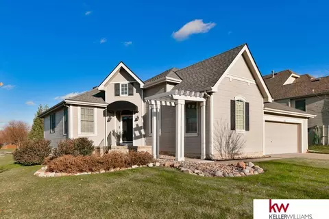 553 S 180th Ter, Omaha, NE 68022