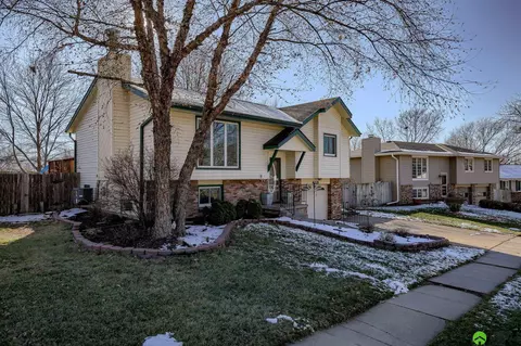4221 Bingham Ln, Lincoln, NE 68516