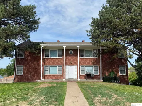 4402 N 52 St, Omaha, NE 68104