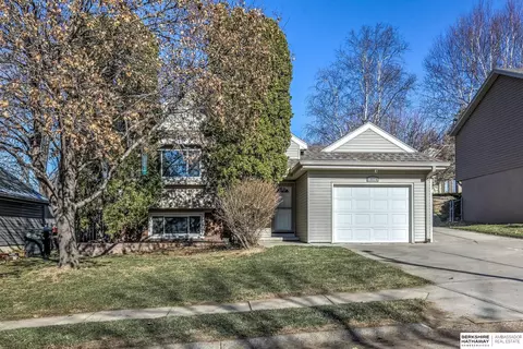 10614 Himebaugh Ave, Omaha, NE 68134