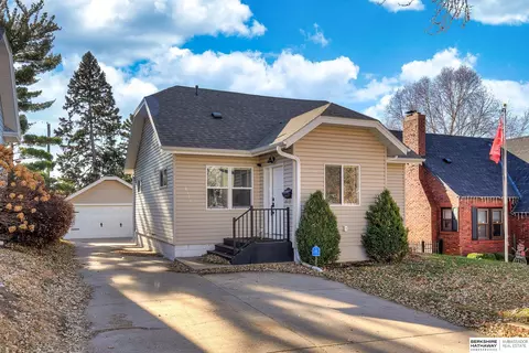 4511 William St, Omaha, NE 68106