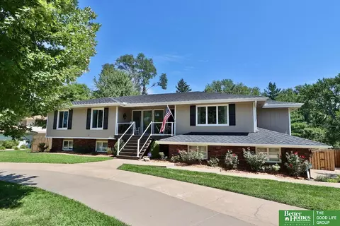 1227 S 110th St, Omaha, NE 68144