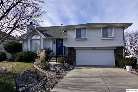 804 Fort St, Papillion, NE 68046