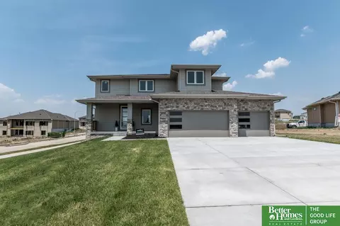 12510 Slayton Cir, Papillion, NE 68046