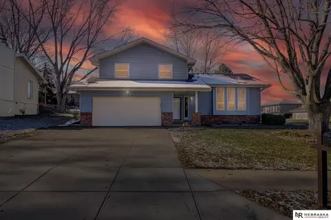 2252 N 128th Cir, Omaha, NE 68164