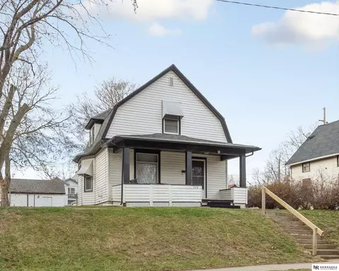 5014 N 22nd St, Omaha, NE 68110