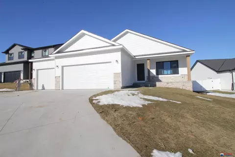 429 S 90th St, Lincoln, NE 68520