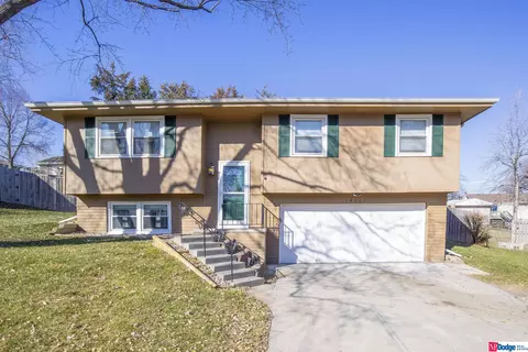 14202 Jennifer Rd, Omaha, NE 68138