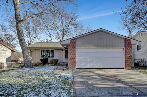 4824 Southwood Dr, Lincoln, NE 68512