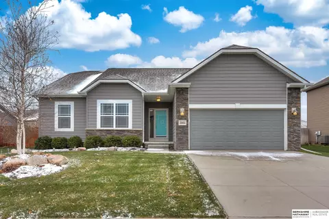 20603 Grand Ave, Omaha, NE 68022