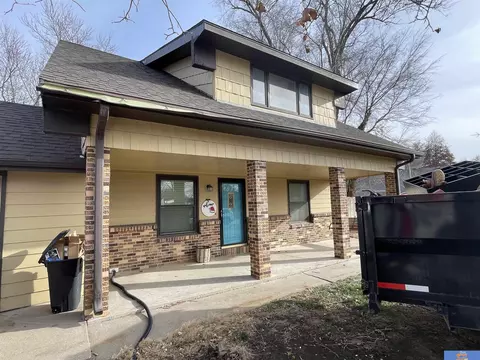 1032 Frontier Rd, Beatrice, NE 68310 photo 3