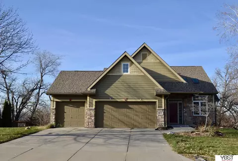 19636 Ridgeway Rd, Plattsmouth, NE 68048
