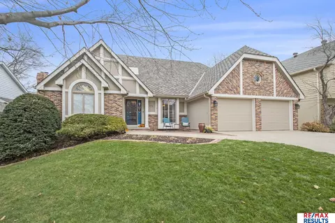 10410 Y St, Omaha, NE 68127