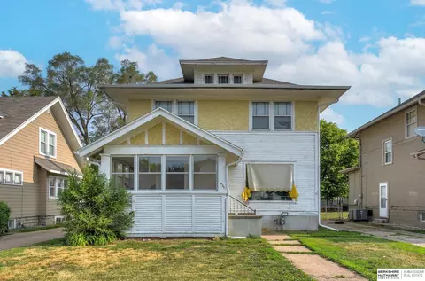 2426 Evans St, Omaha, NE 68111