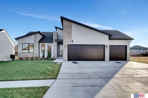 9641 Kruse Ave, Lincoln, NE 68526